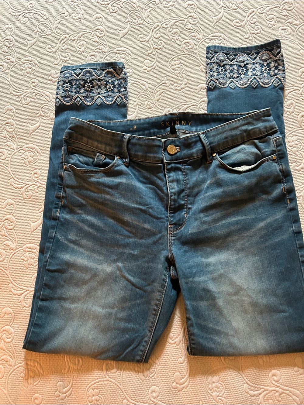 White House Black Market Embroidered Cuff Skinny crop Jeans - Blue